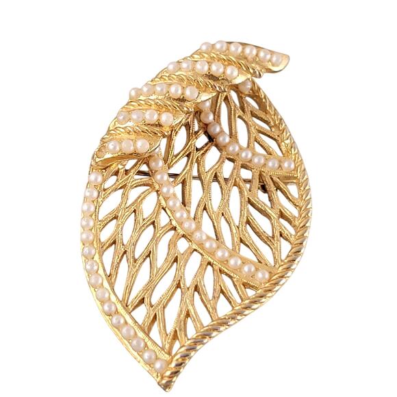 Vintage BSK Gold-Tone Leaf Brooch Faux Pearl 2.1” Filigree Openwork Pin - Picture 1 of 10